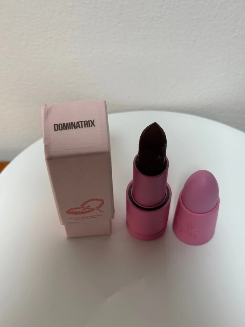 Jeffree Star Velvet Trap Lipstick ( DOMINATRIX )